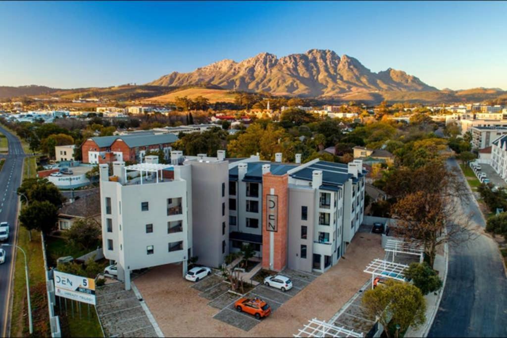 Unique Stay, The Den Apartments Stellenbosch Exterior foto